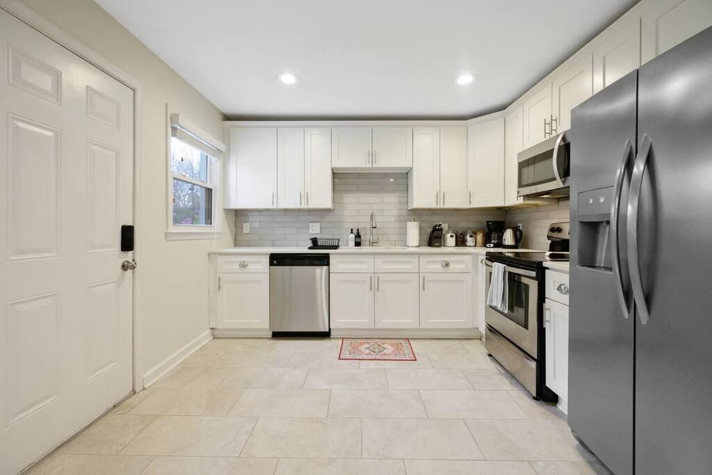 Cozy 3 Bedroom Cottage With Huge Fenced-In Yard Raleigh Exterior foto