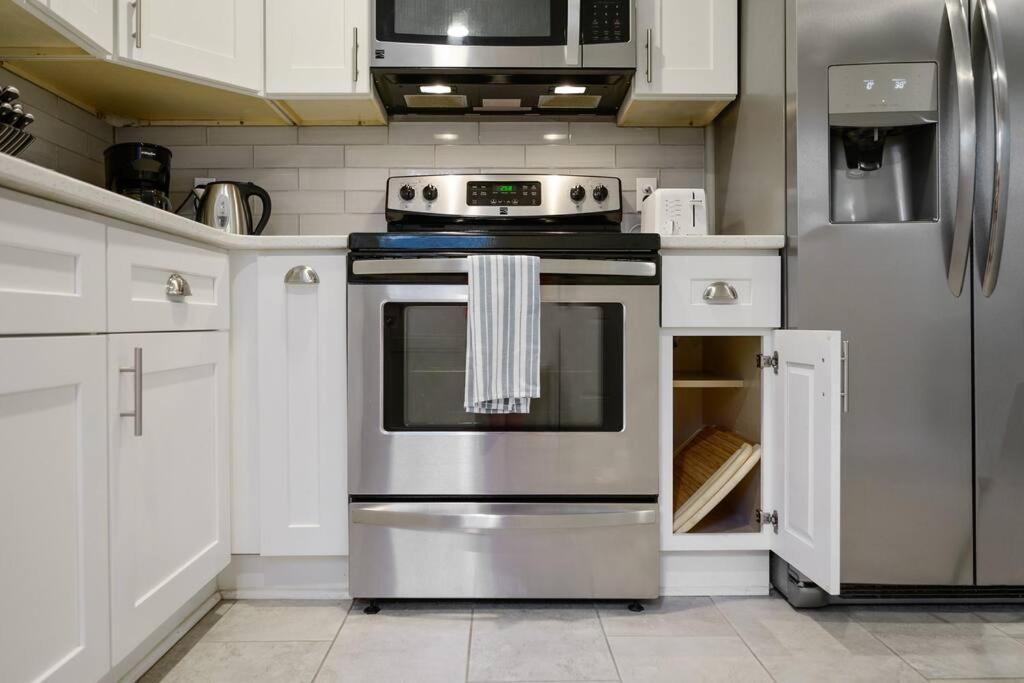 Cozy 3 Bedroom Cottage With Huge Fenced-In Yard Raleigh Exterior foto